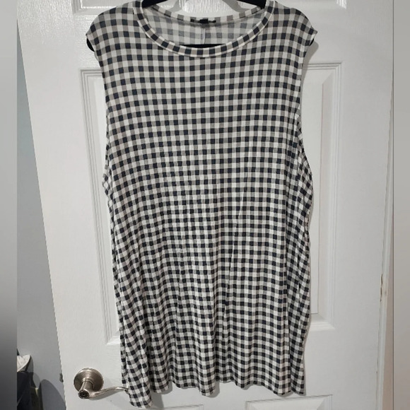 Lane Bryant Tops - Lane Bryant Black and White Gingham Swing Tee Tank in Size 26/28 4X
